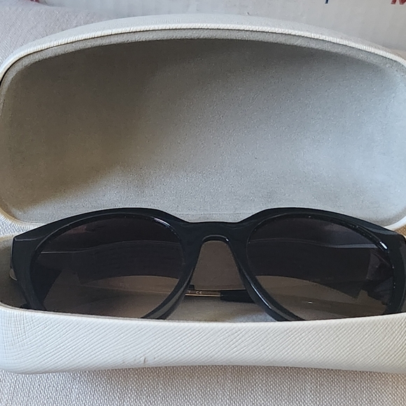 Michael Kors Cape Cod sunglasses, Model MK2078. - Picture 12 of 13